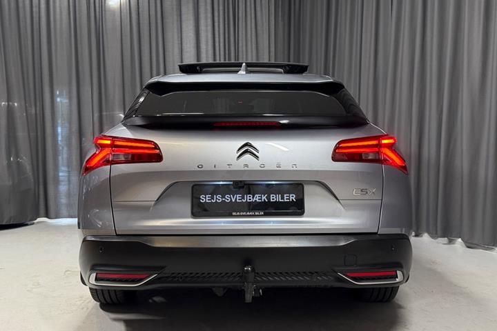 Sølv Citroën C5 X fra 2022 set udefra