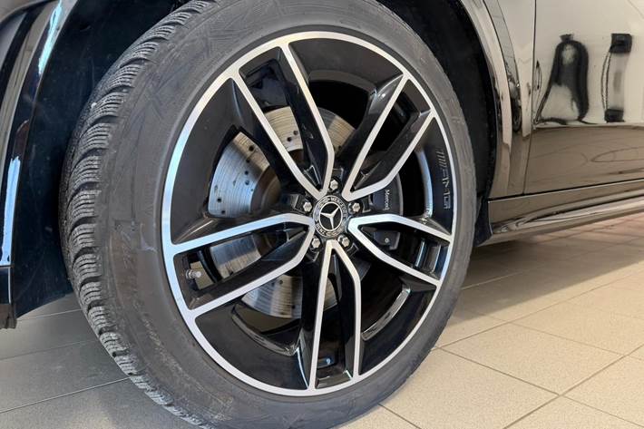 Sort Mercedes GLE350 de fra 2023