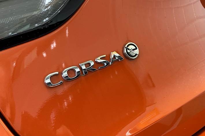 Orange Opel Corsa-e fra 2023