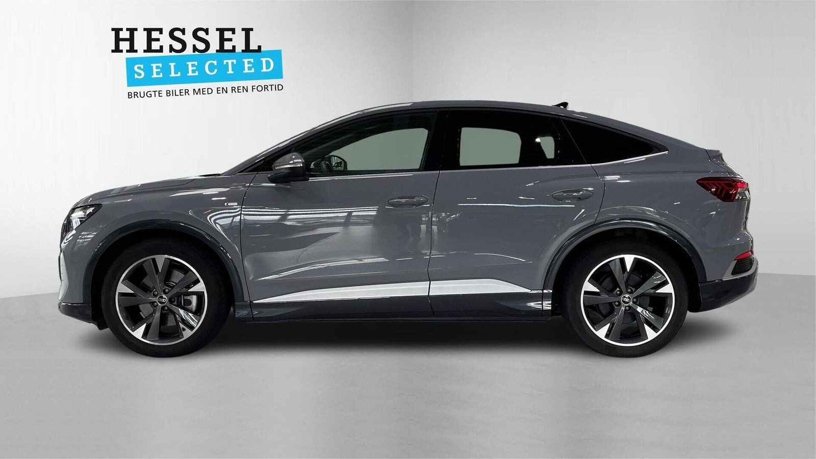 Grå Audi Q4 e-tron fra 2025