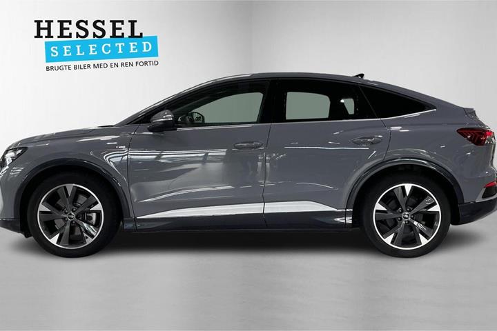 Grå Audi Q4 e-tron fra 2025
