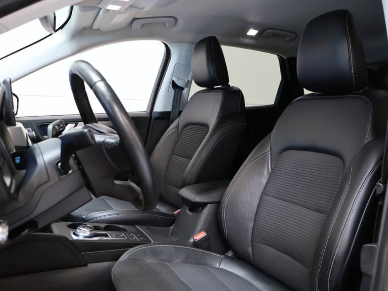 Ford Kuga 2,5 PHEV Titanium CVT