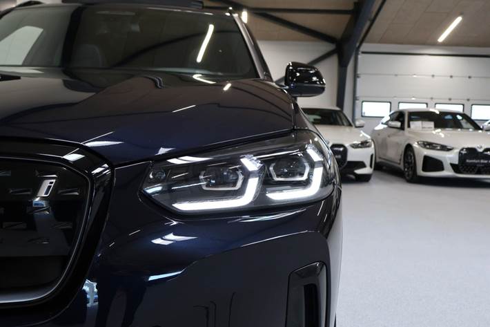 Sort BMW iX3 fra 2022