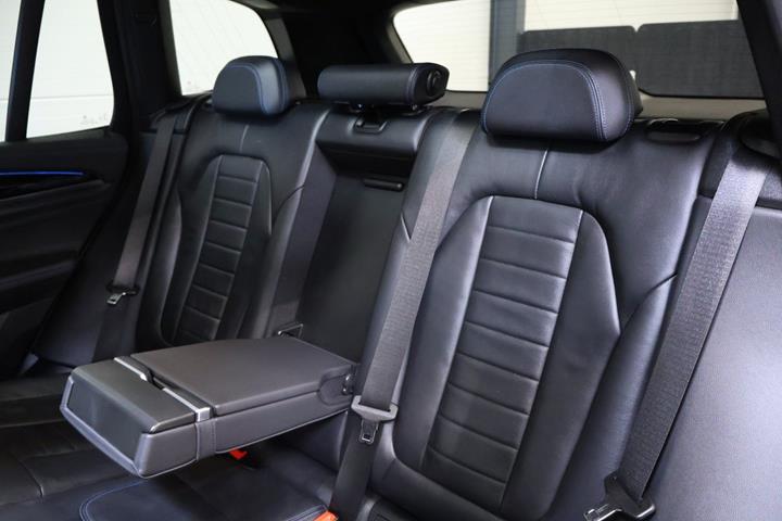 Sort BMW iX3 fra 2022