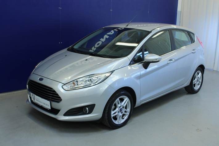 Sølv Ford Fiesta fra 2015
