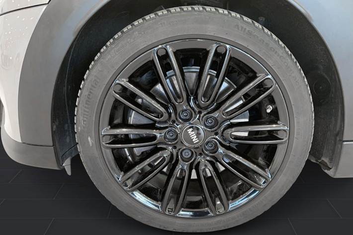 Grå Mini Cooper S fra 2023