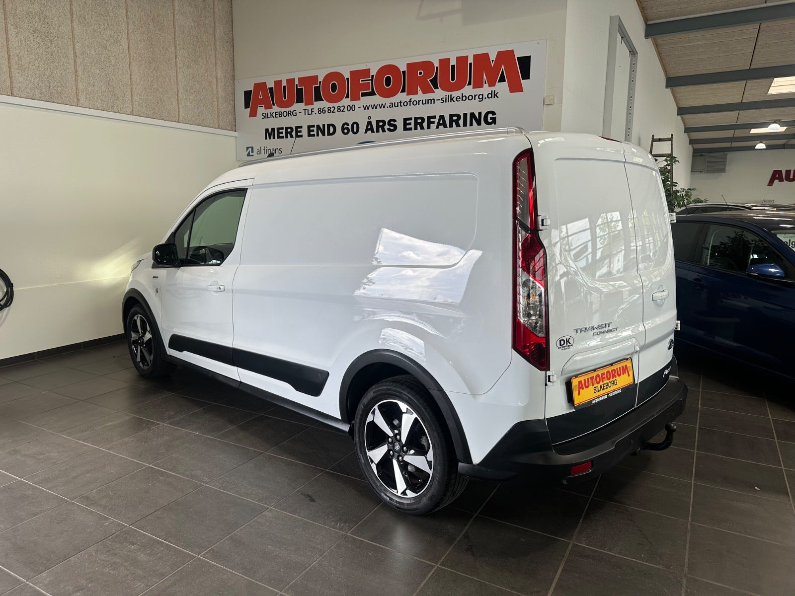 Hvid Ford Transit Connect fra 2021