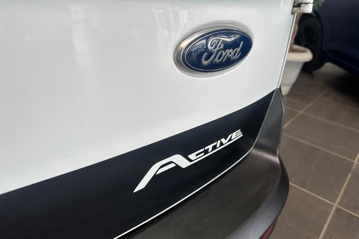 Hvid Ford Transit Connect fra 2021
