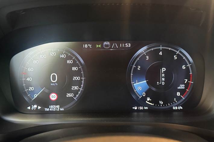 Grå Volvo V60 fra 2020
