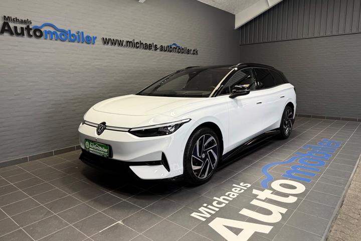 Hvid VW ID.7 fra 2025 set udefra