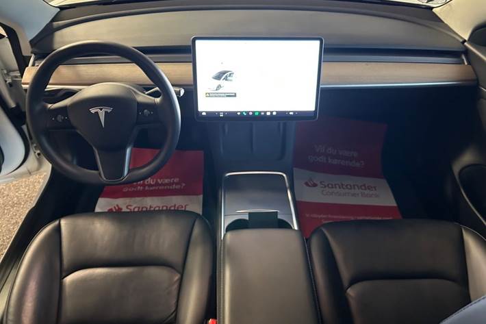 Hvid Tesla Model 3 fra 2020
