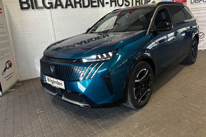 Blå Peugeot e-5008 fra 2025