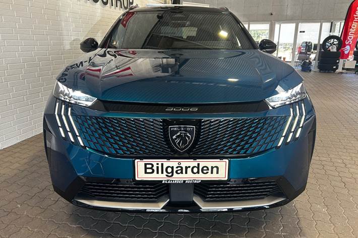 Blå Peugeot e-5008 fra 2025