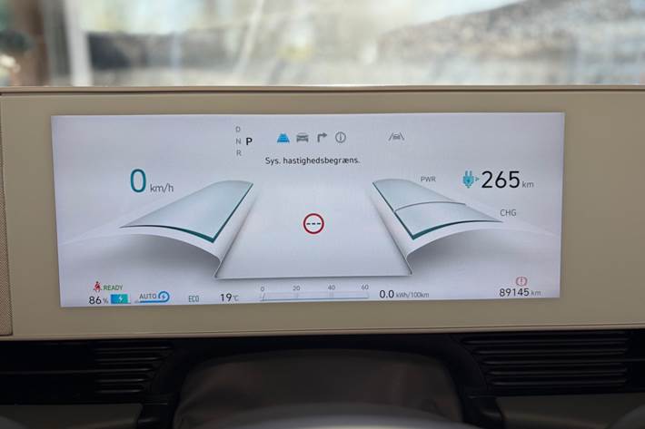 Rød Hyundai Ioniq 5 fra 2023