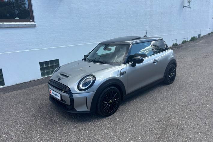 Sort Mini Cooper SE fra 2023