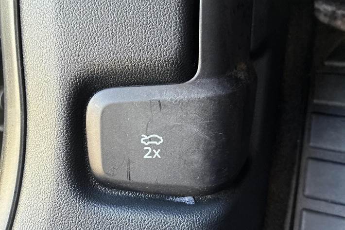 Grå Ford Kuga fra 2020