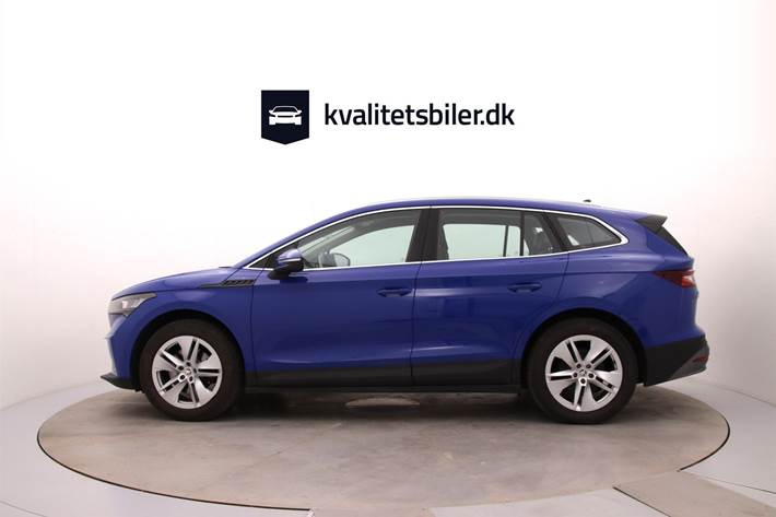 Blå Skoda Enyaq fra 2023