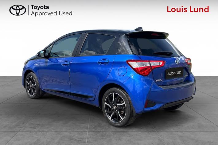 Blå Toyota Yaris fra 2018
