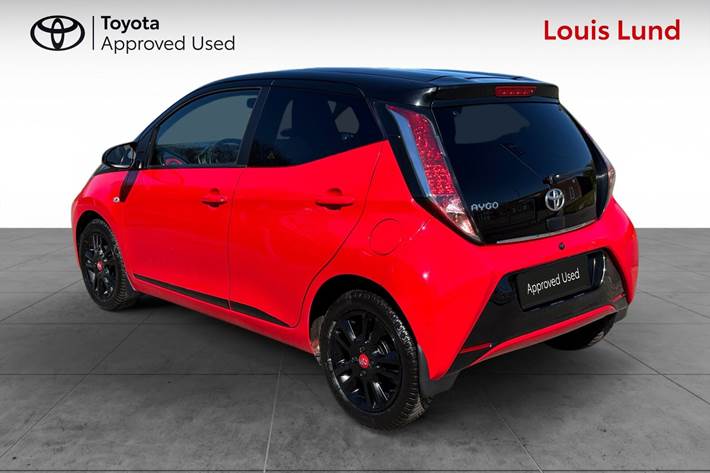 Rød Toyota Aygo fra 2018