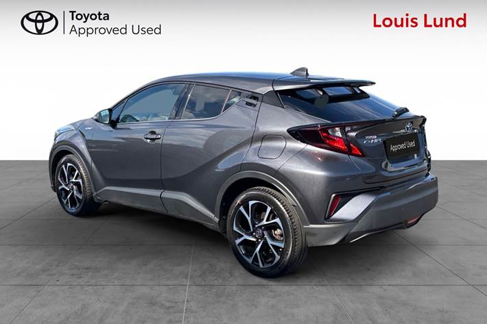 Grå Toyota C-HR fra 2021