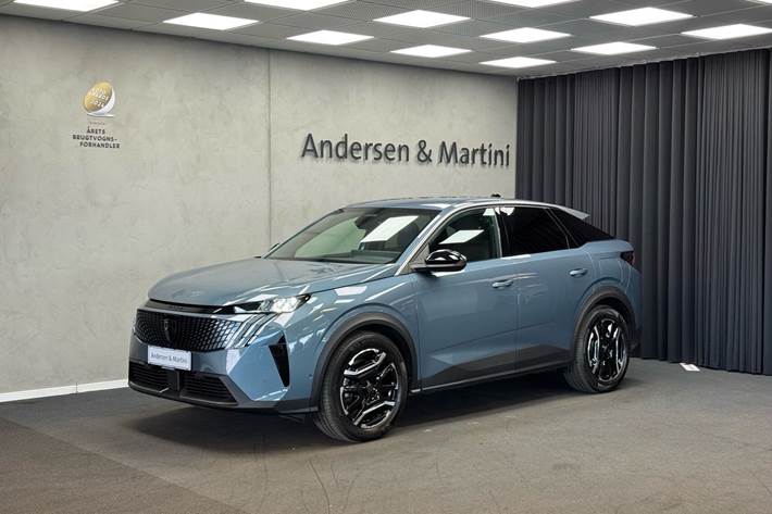 Blå Peugeot e-3008 fra 2025