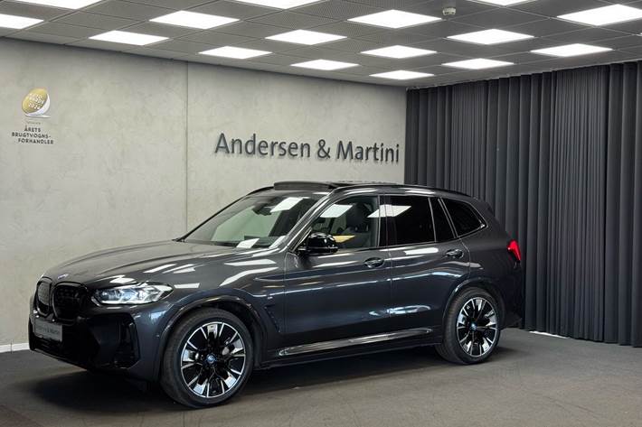 Grå BMW iX3 fra 2022