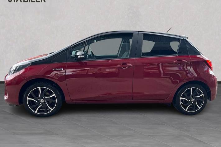 Rød Toyota Yaris fra 2017