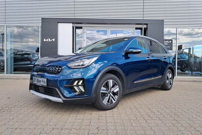 Blå Kia Niro fra 2020 set udefra