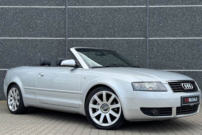 Sølv Audi A4 fra 2003