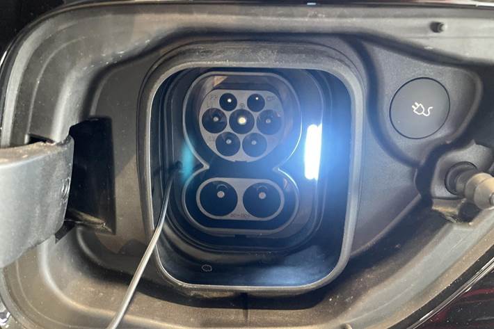 Sort Polestar 2 fra 2026