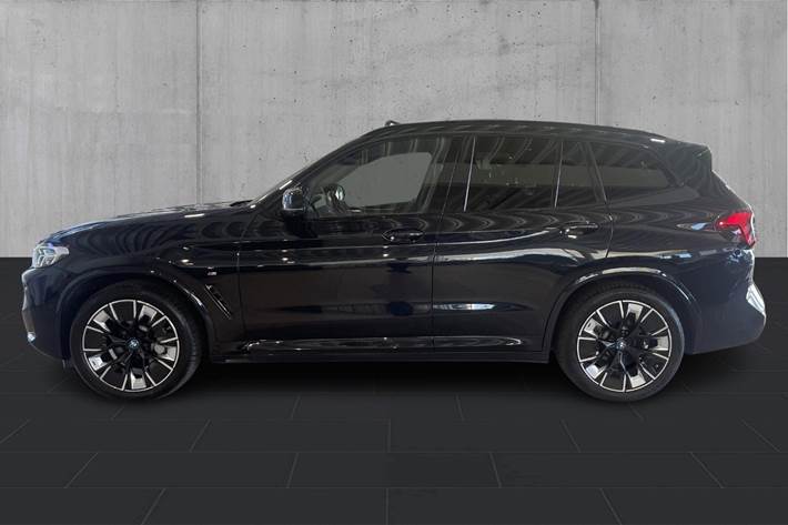 Sort BMW iX3 fra 2023