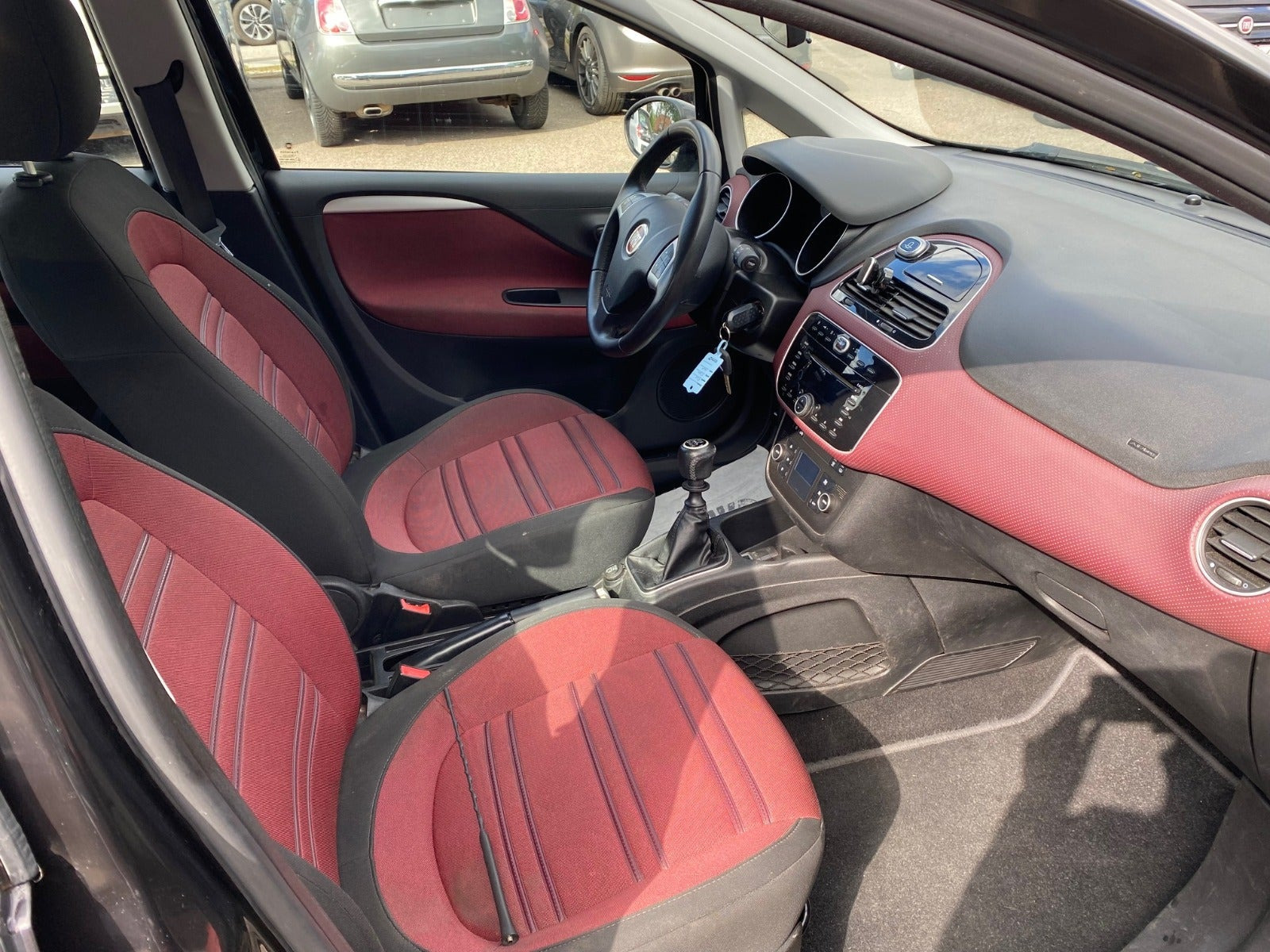 Grå Fiat Punto Evo fra 2010