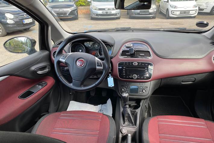 Grå Fiat Punto Evo fra 2010