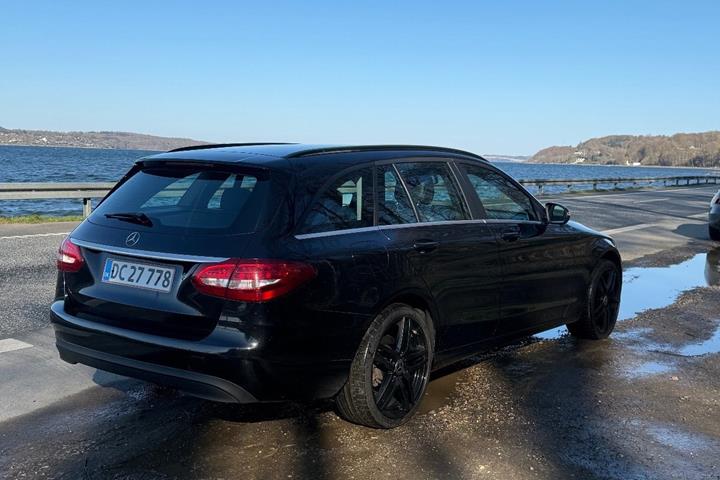 Sort Mercedes C220 d fra 2016