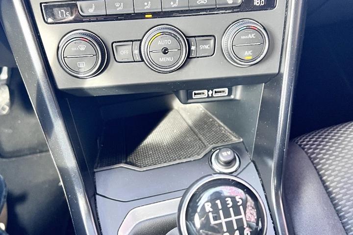 Hvid VW T-Roc fra 2018