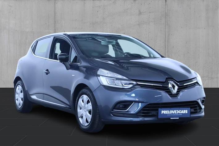Grå Renault Clio IV fra 2016