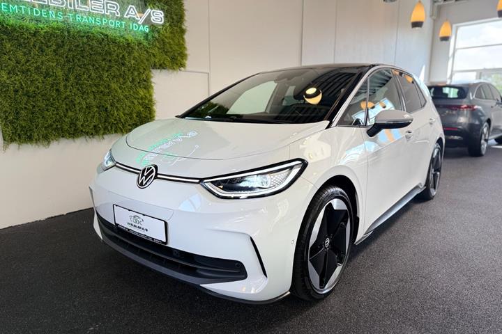 Hvid VW ID.3 fra 2025 set udefra
