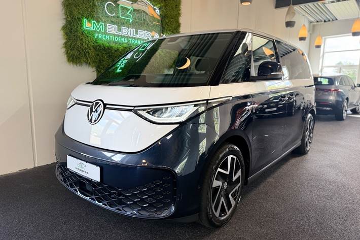 Blå VW ID.Buzz fra 2023 set udefra