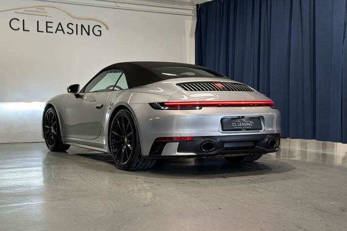 Sølv Porsche 911 Carrera 4S fra 2019