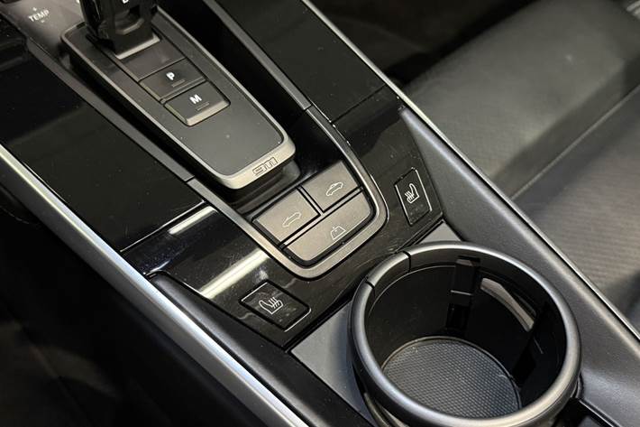 Sølv Porsche 911 Carrera 4S fra 2019