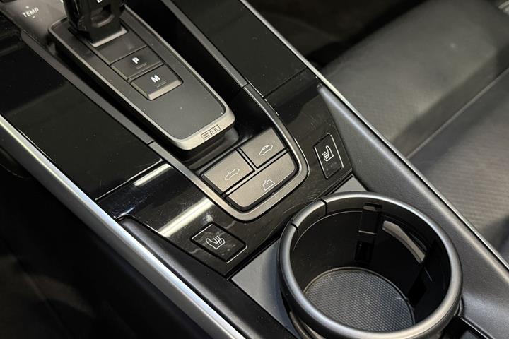 Sølv Porsche 911 Carrera 4S fra 2019