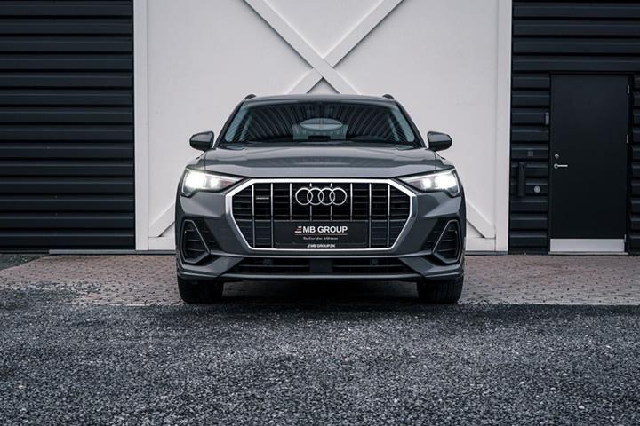 Grå Audi Q3 fra 2019