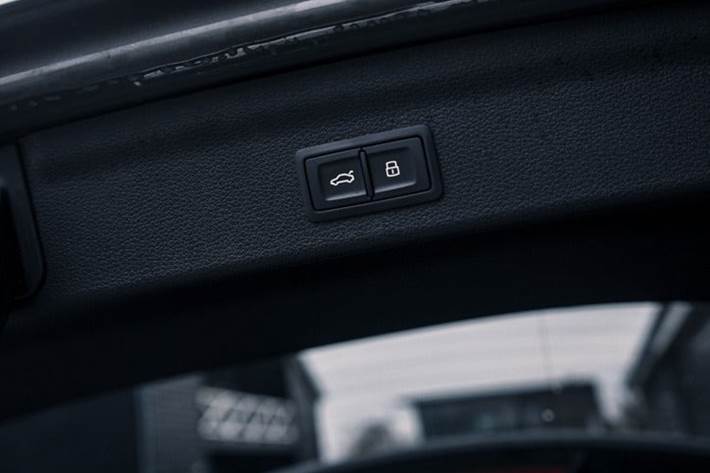 Grå Audi Q3 fra 2019