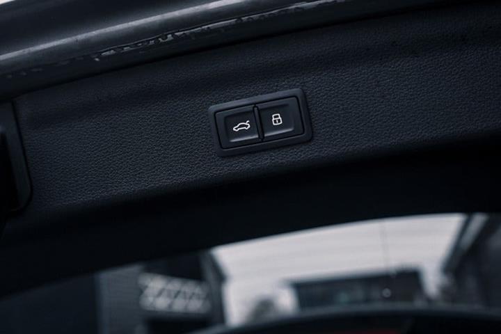 Grå Audi Q3 fra 2019