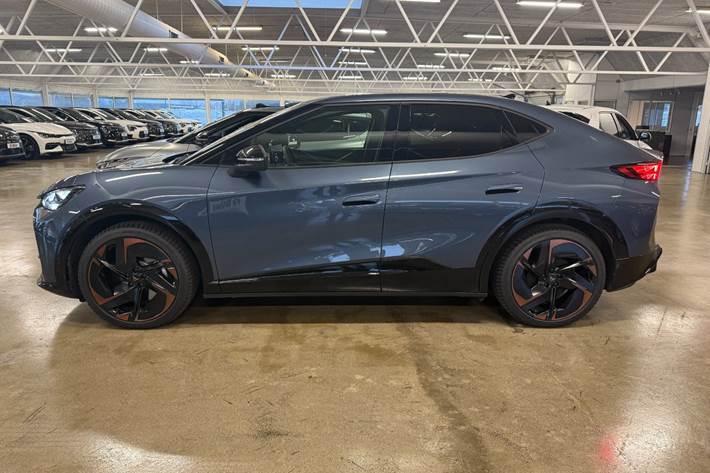 Blå Cupra Tavascan fra 2025