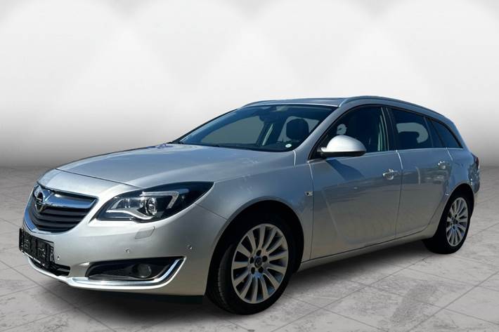 Sølv Opel Insignia fra 2015
