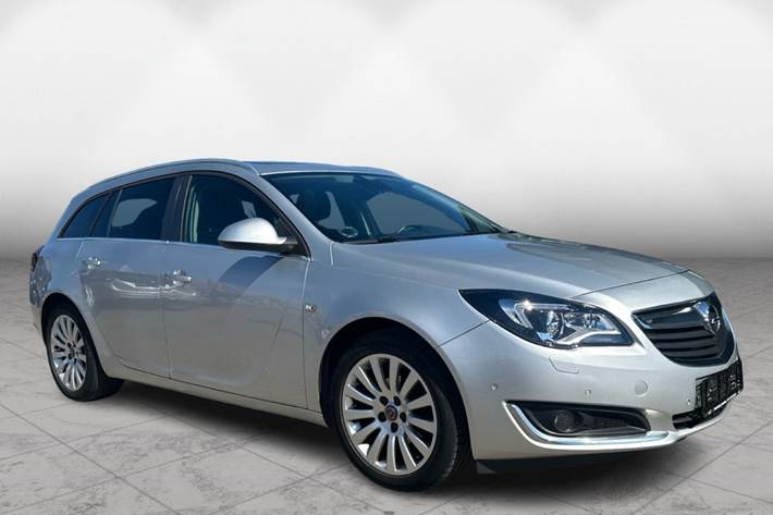 Sølv Opel Insignia fra 2015
