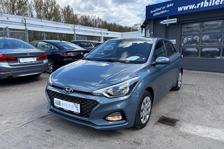 Hvid Hyundai i20 fra 2018 set udefra