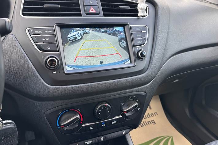 Hvid Hyundai i20 fra 2018