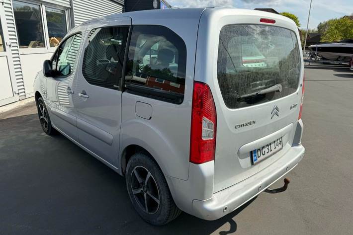 Sølv Citroën Berlingo fra 2011